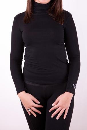 T- shirt col roulé " Jade " noir manches longues sobre et élégant pour femmes .