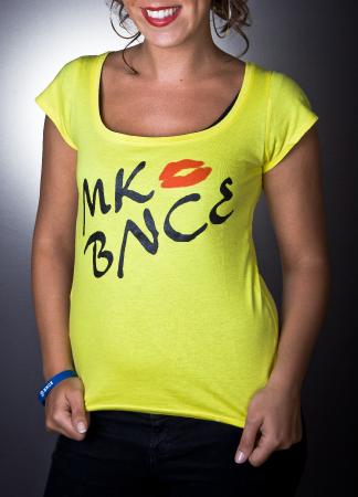 T-shirt MK BNCE " Kiss " Jaune col rond